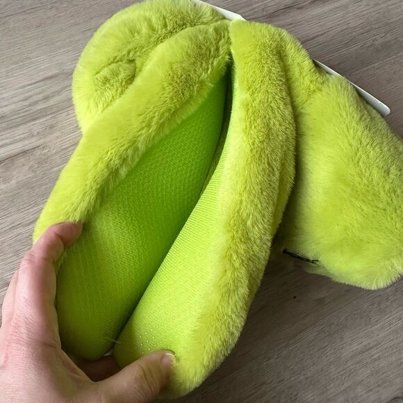 Primark The Grinch Slipper Socks Plush US Women’s Size 4-7 NEW NWT 2024 - Picture 3 of 7